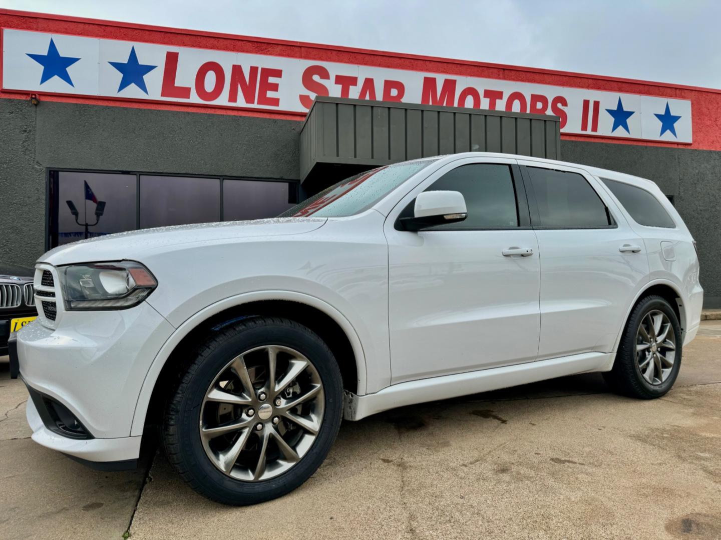 2015 WHITE DODGE DURANGO R/T (1C4SDHCTXFC) , located at 5900 E. Lancaster Ave., Fort Worth, TX, 76112, (817) 457-5456, 0.000000, 0.000000 - This is a 2015 DODGE DURANGO R/T 4 DOOR SUV that is in excellent condition. There are no dents or scratches. The interior is clean with no rips or tears or stains. All power windows, door locks and seats. Ice cold AC for those hot Texas summer days. It is equipped with a CD player, AM/FM radio, AUX - Photo#0